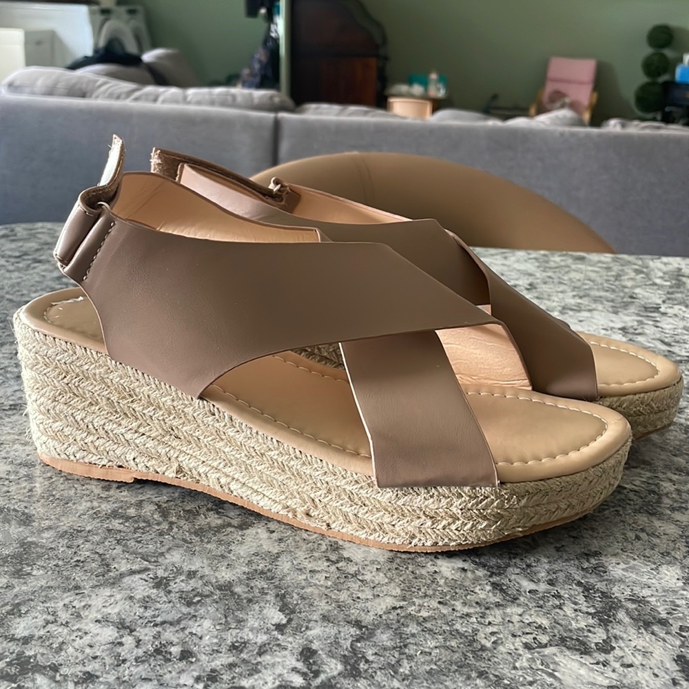 Beige open toe beach wedges
